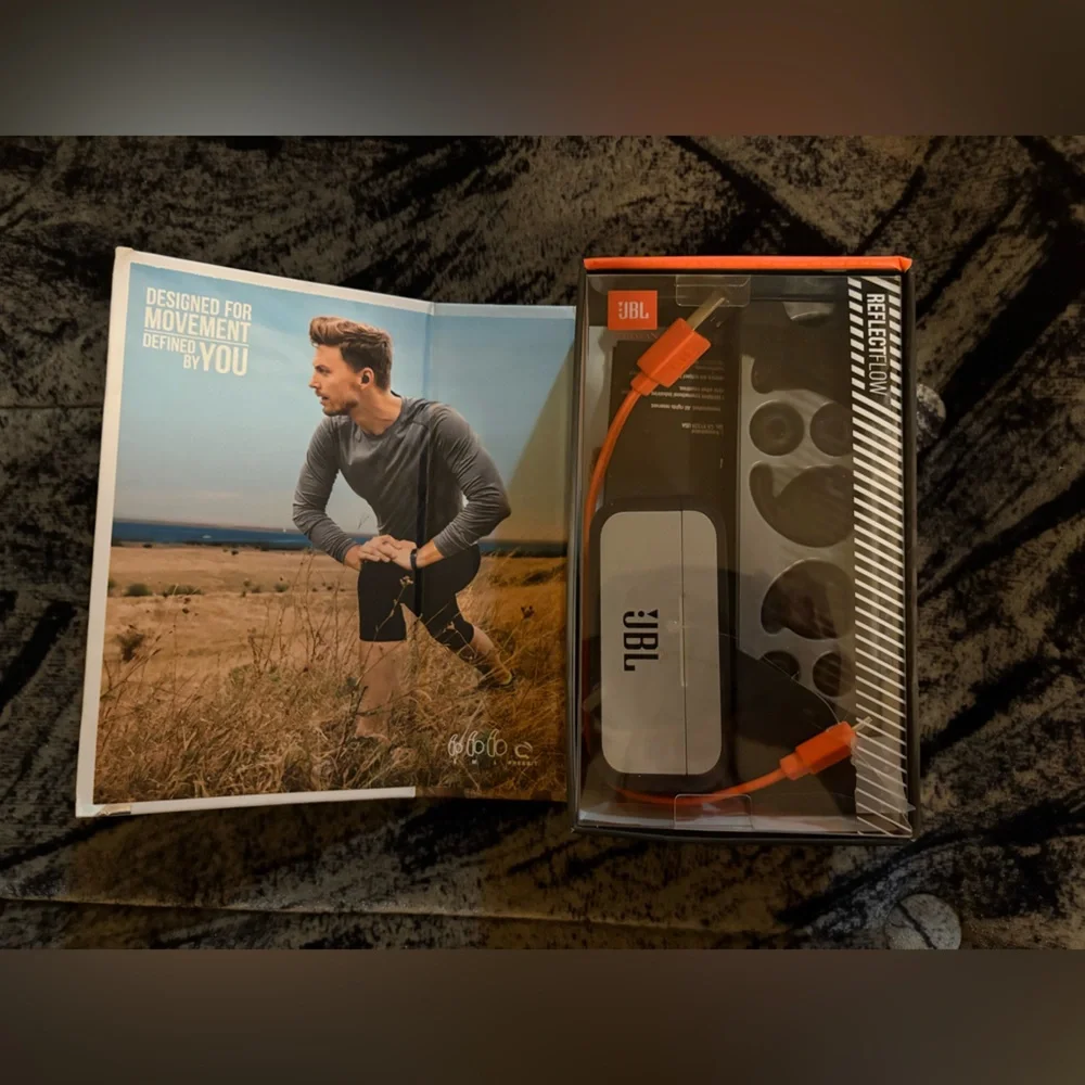 JBL Wireless Earbuds by Harman